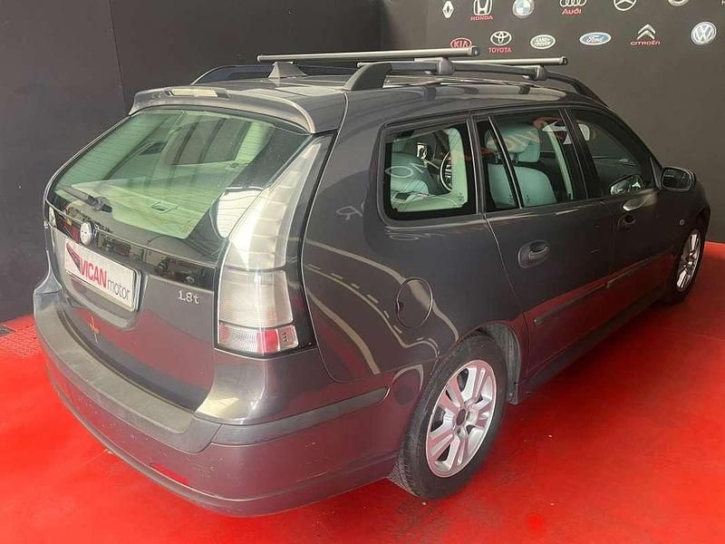 Usado Saab 9-3 Vector 210 CV (154 kW) 2005 Gris Utilitario