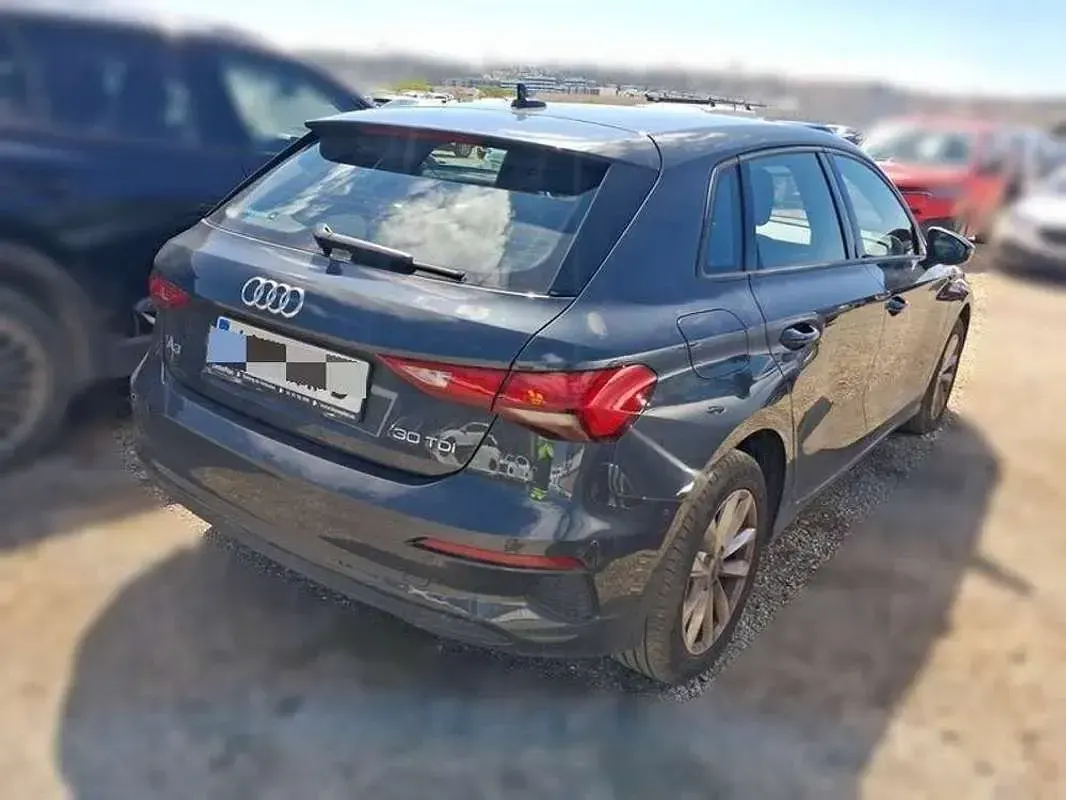 Usado Audi A3 Sportback Premium 116 CV (85 kW) 2023 Gris Utilitario