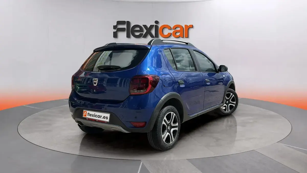 Usado Dacia Sandero Comfort 100 CV (73 kW) 2020 Azul Berlina