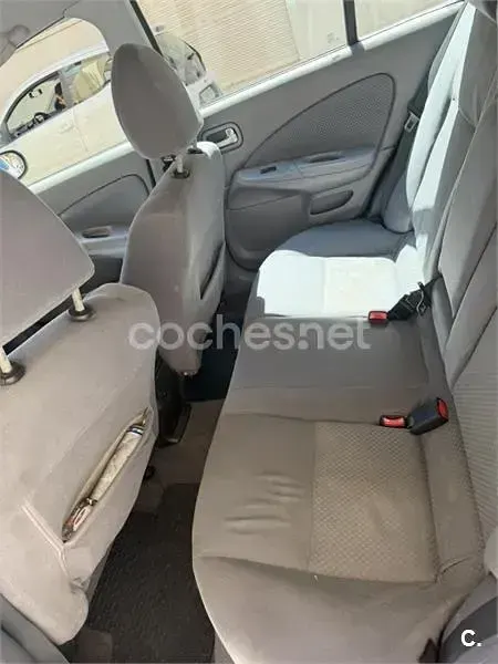 Usado Nissan Almera 98 CV (72 kW) 2003 Verde Berlina