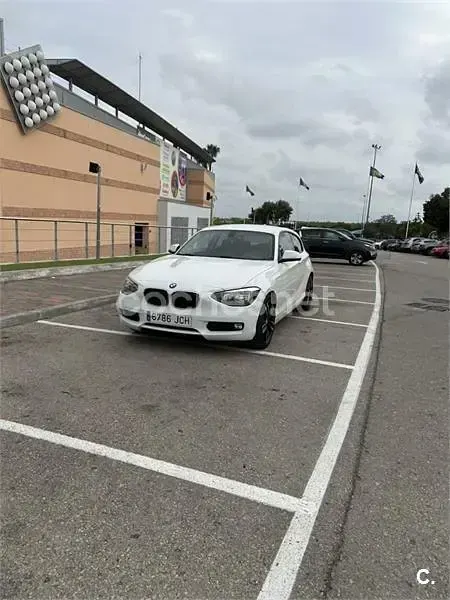 Usado BMW 118 143 CV (105 kW) 2015 Blanco Utilitario