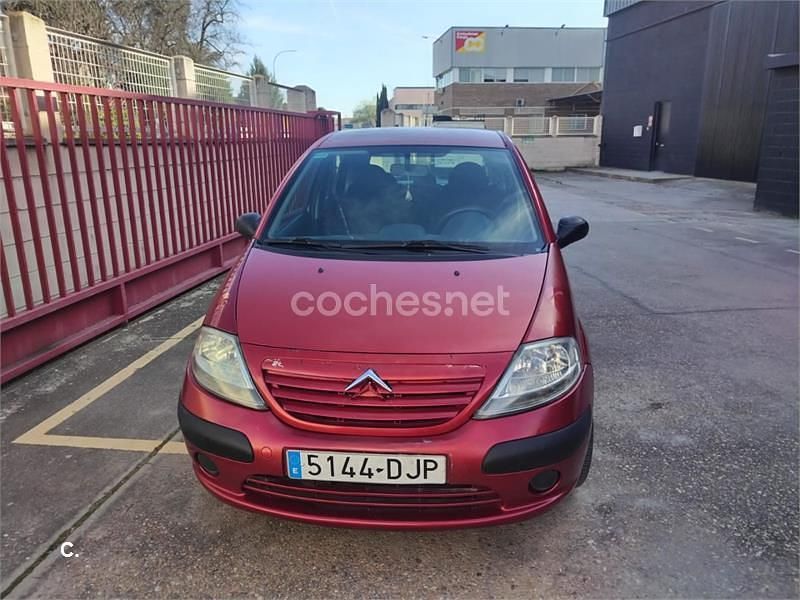 Usado Citroën C3 Exclusive 70 CV (51 kW) 2005 Granate Berlina