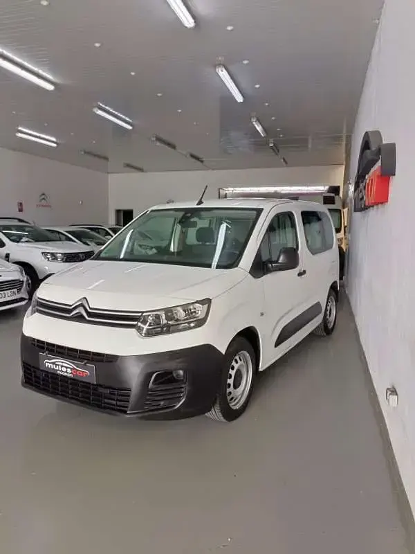 Usado Citroën e-Berlingo Feel 102 CV (75 kW) 2020 Blanco Monovolumen