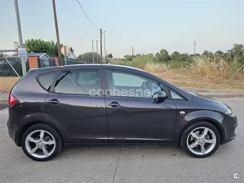 Usado Seat Altea Stylance 140 CV (102 kW) 2006 Negro Monovolumen