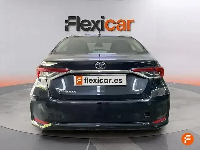 Usado Toyota Corolla Active 125 CV (91 kW) 2023 Negro Berlina