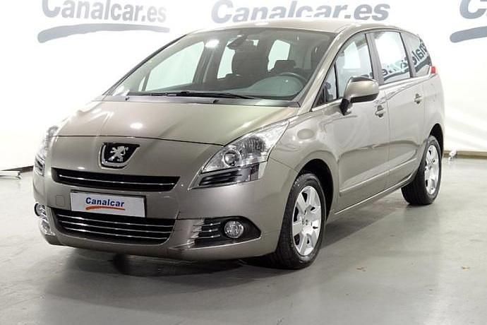 Usado Peugeot 5008 Active 120 HP (88 kW) 2011 Cinzento Monovolume