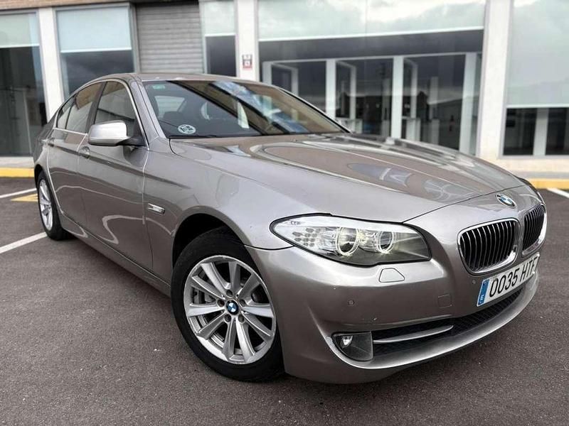 Gris Usado 2013 BMW 520 Sport Line Berlina | 6499 € (Precio justo) - Imagen 1/4