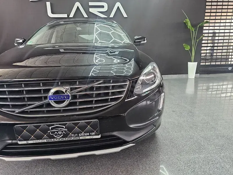 Usado Volvo XC60 Momentum 150 CV (110 kW) 2016 Negro SUV