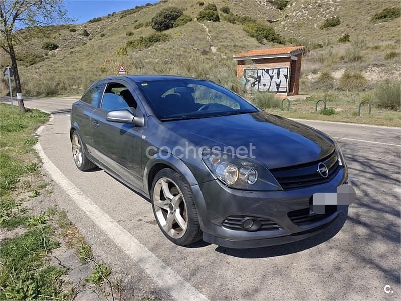 Usado Opel Astra GTC Sport 150 CV (110 kW) 2006 Gris / plata Berlina