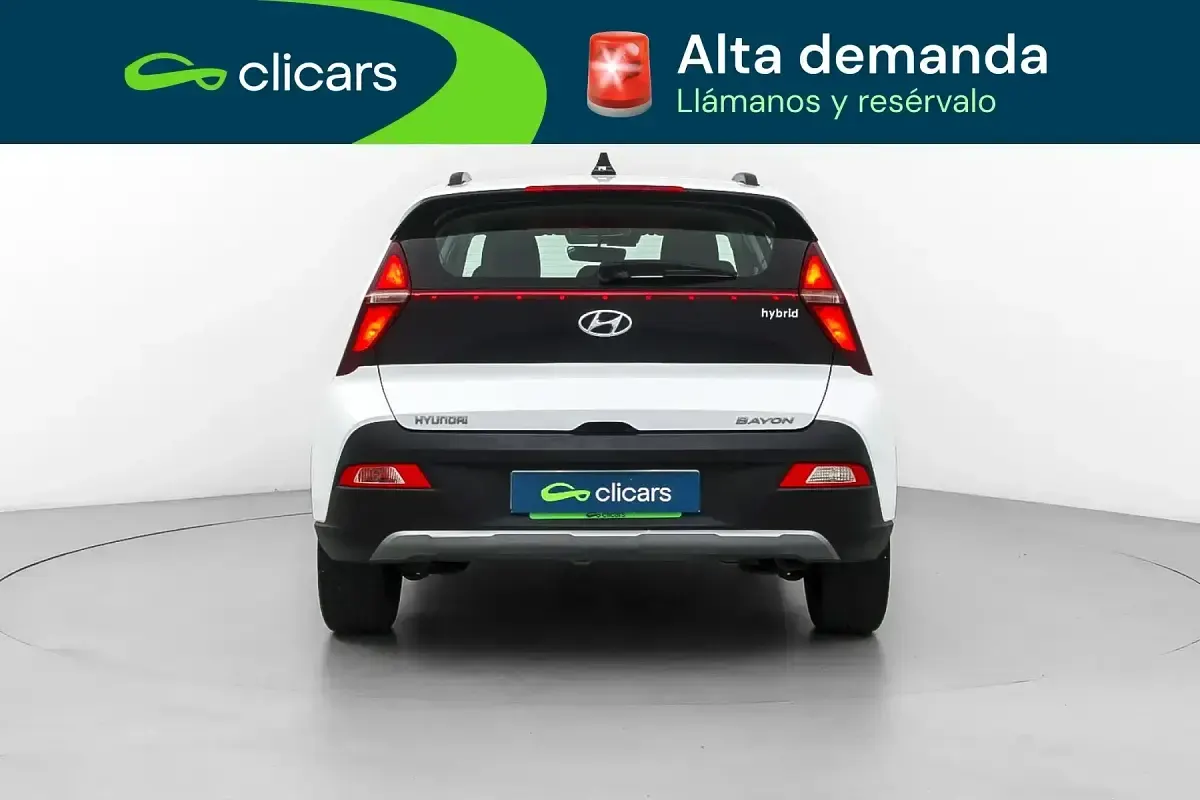 Usado Hyundai Bayon 100 CV (73 kW) 2024 Blanco SUV