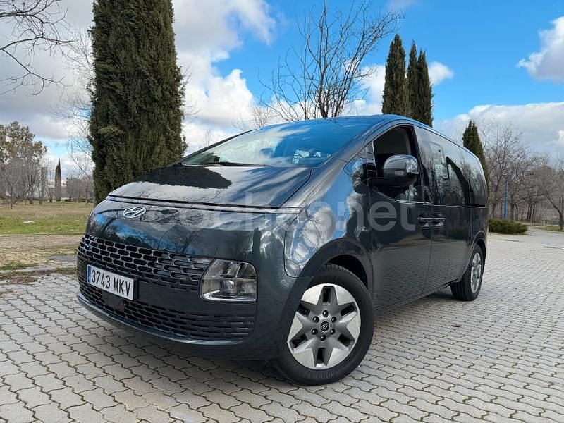 Gris Usado 2023 Hyundai Staria Monovolumen | 32.990 € (Precio justo) - Imagen 1/4