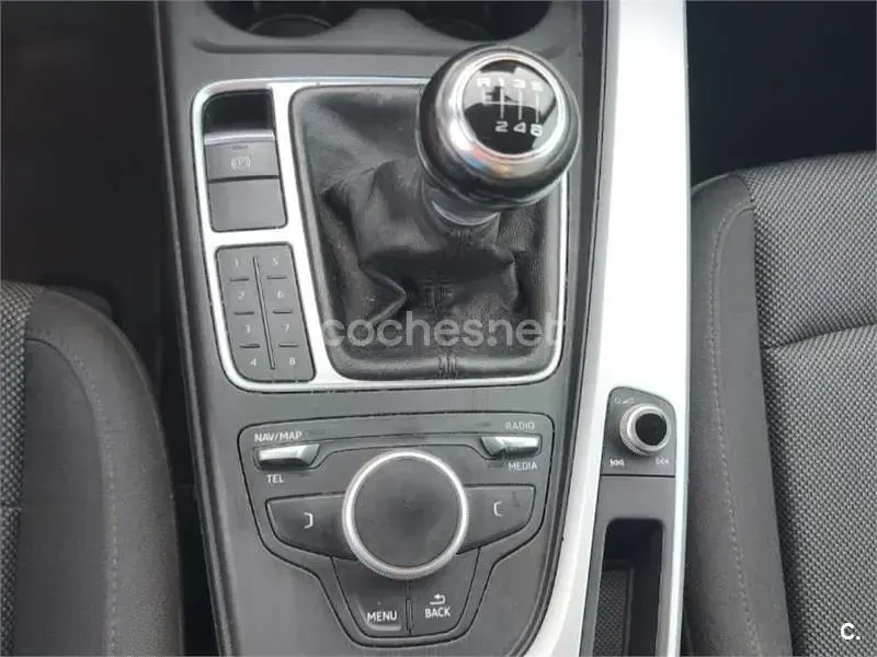 Usado Audi A4 122 CV (89 kW) 2017 Azul Familiar