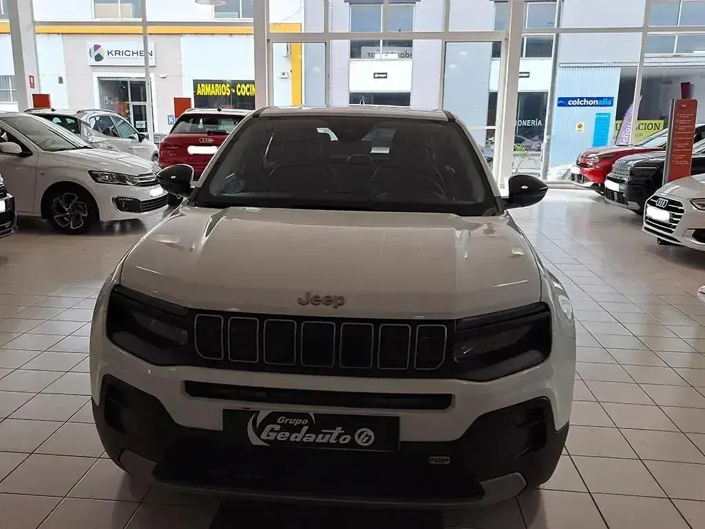 Usado Jeep Avenger Altitude 100 CV (73 kW) 2024 Blanco SUV