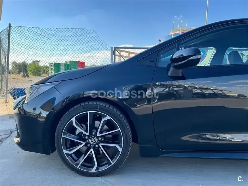 Usado Toyota Corolla 180 CV (132 kW) 2019 Negro Berlina