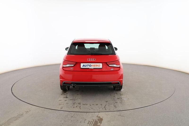 Usado Audi A1 90 CV (66 kW) 2015 Rojo Utilitario