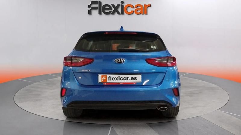 Usado Kia Ceed 120 CV (88 kW) 2021 Azul Utilitario