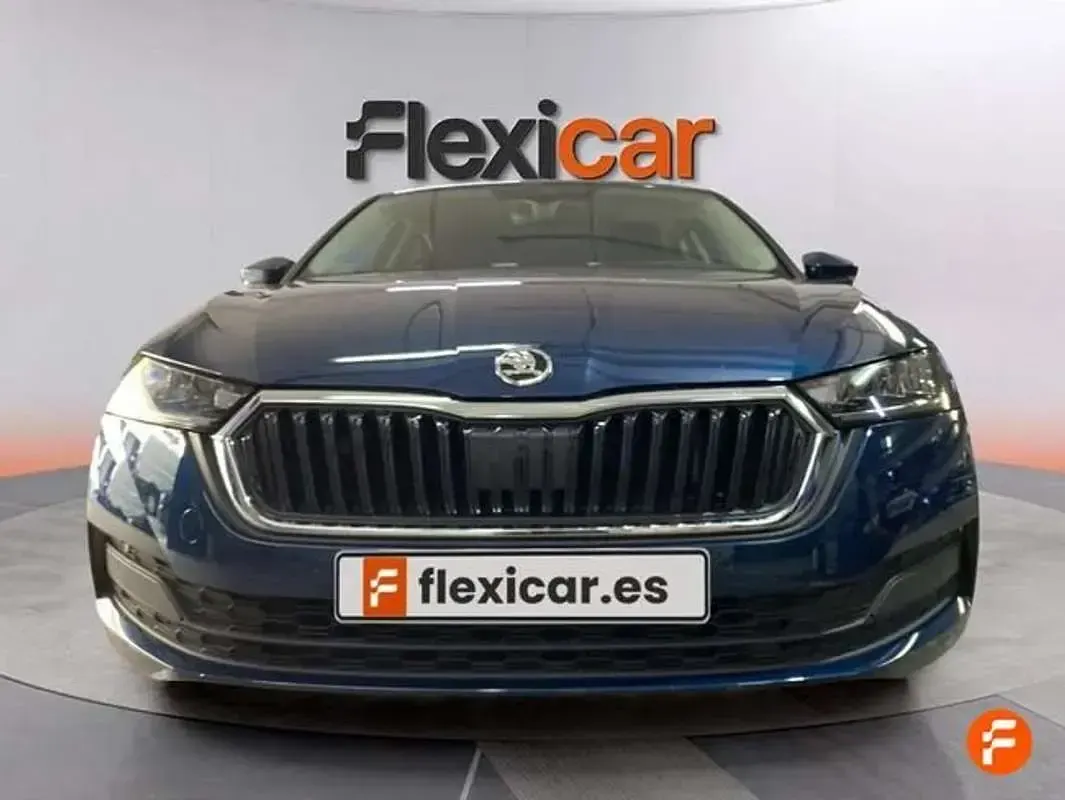 Usado Skoda Octavia Ambition 110 CV (80 kW) 2022 Azul Berlina