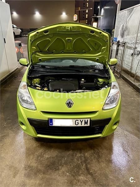 Usado Renault Clio II Exception 75 CV (55 kW) 2010 Verde Berlina