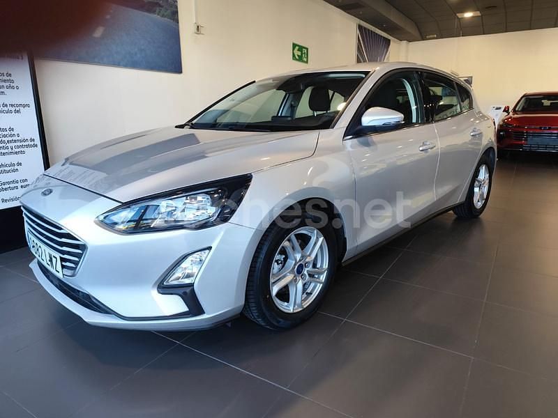 Usado Ford Focus Trend 120 CV (88 kW) 2022 Gris / plata Berlina