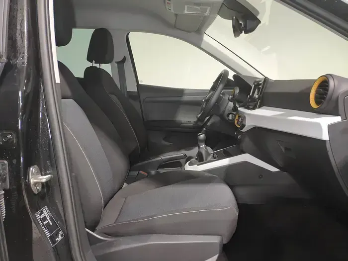 Usado Seat Arona Style 115 CV (84 kW) 2025 Negro SUV