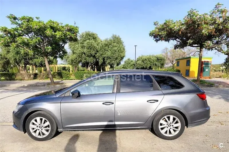 Begagnad Seat Leon ST Style 105 HK (77 kW) 2015 Grå Kombi