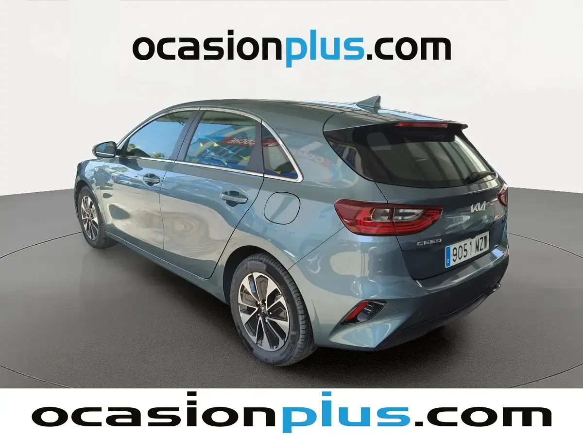 Usado Kia Ceed 101 CV (74 kW) 2025 Gris Utilitario