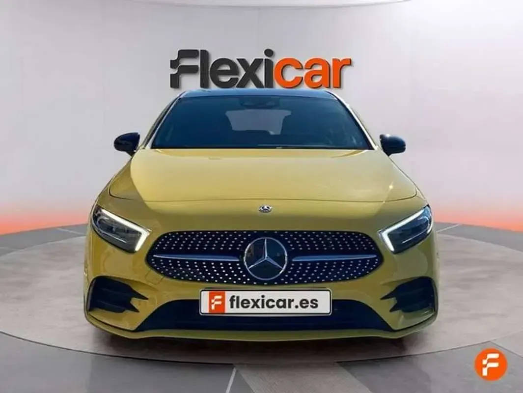 Usado Mercedes A200 150 CV (110 kW) 2021 Amarillo Berlina