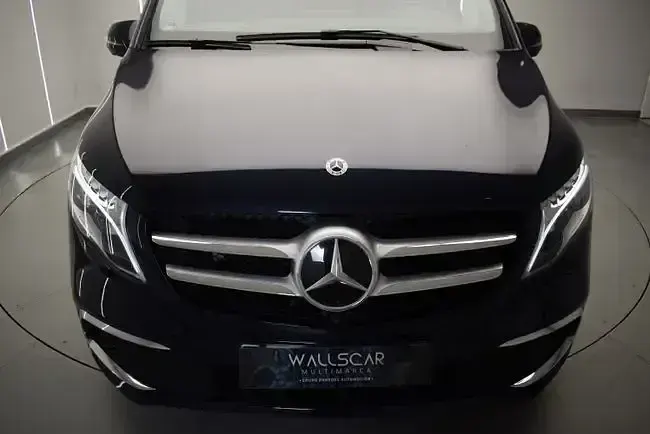 Occasion Mercedes V300 Avantgarde 239 PK (175 kW) 2022 Blauw MPV