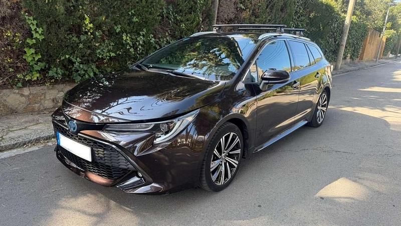 Usado Toyota Corolla Style 122 CV (89 kW) 2022 Marrón Familiar