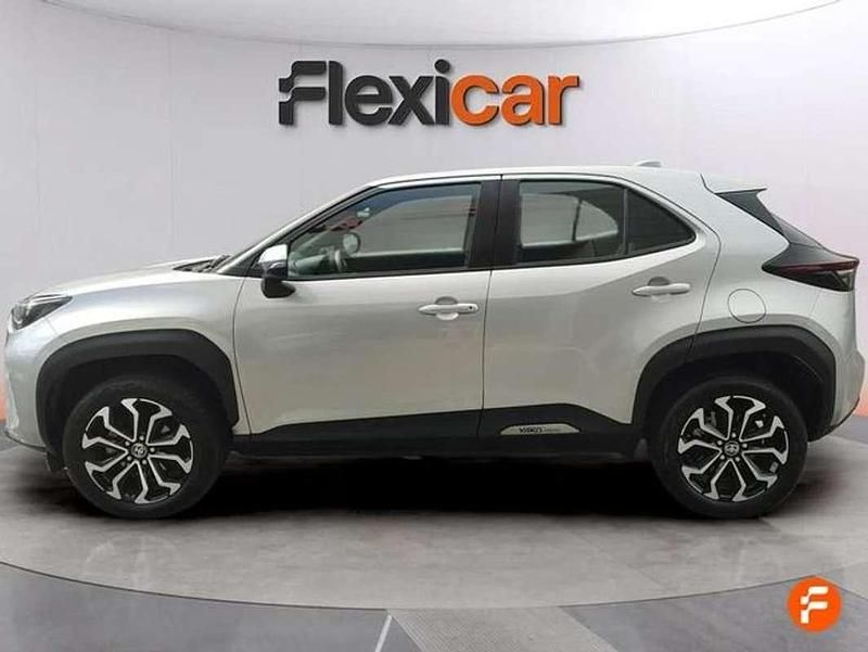 Usado Toyota Yaris Cross Active 116 CV (85 kW) 2024 Gris SUV
