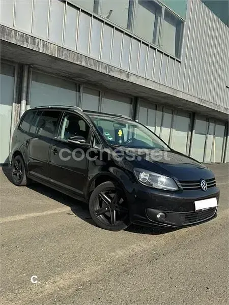 Usado VW Touran Advance 140 CV (102 kW) 2012 Negro Monovolumen