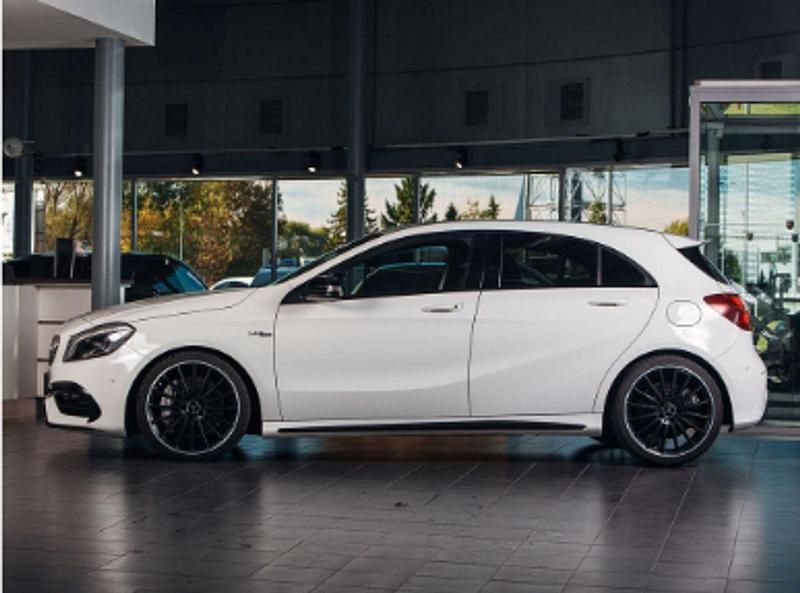 Usado Mercedes A45 AMG AMG 381 CV (280 kW) 2016 Blanco metalizado Utilitario