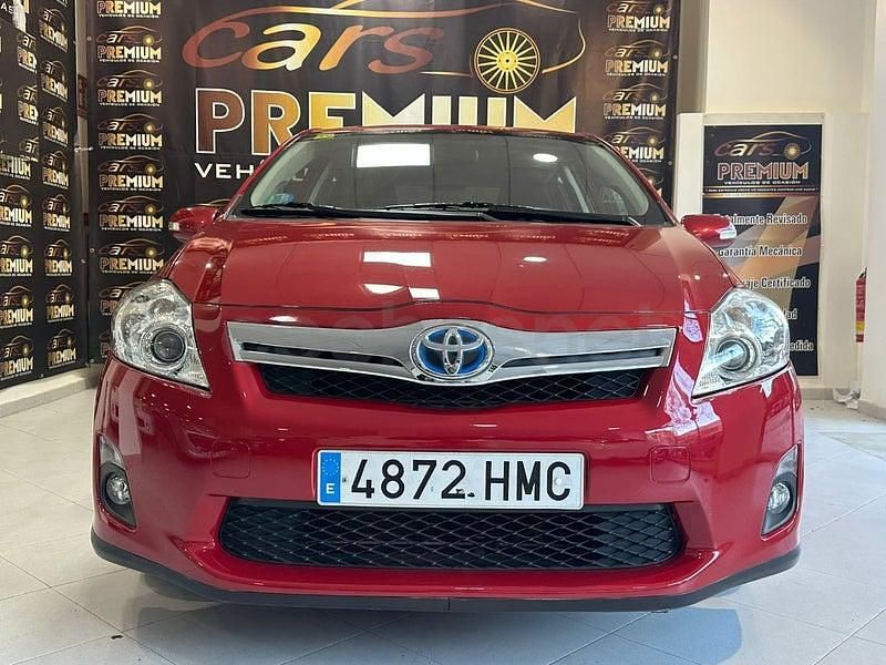 Usado Toyota Auris Hybrid Active 135 CV (99 kW) 2012 Rojo Berlina