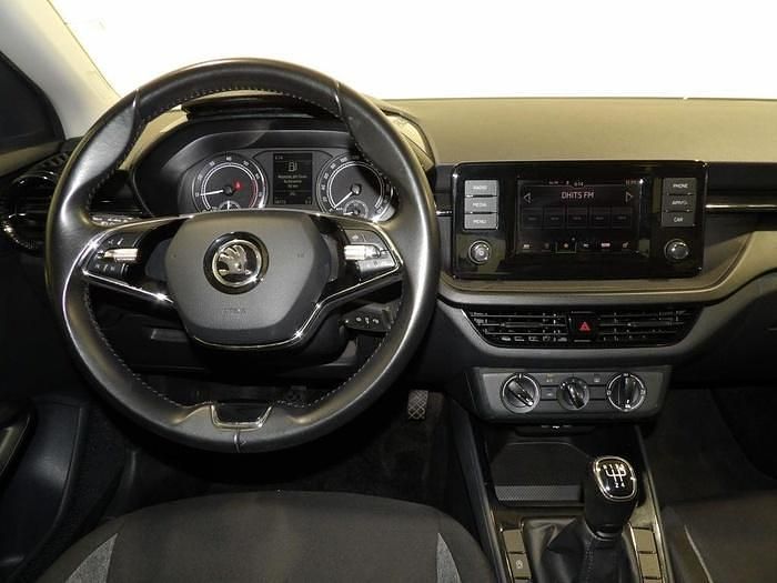 Usado Skoda Fabia Active 80 CV (58 kW) 2022 Gris plata Utilitario