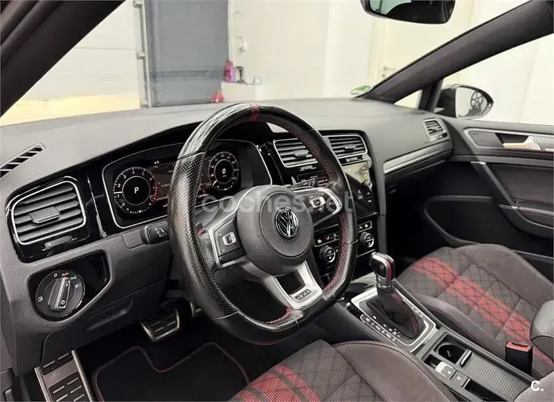 Usado VW Golf VII GTI 290 CV (213 kW) 2019 Negro Berlina