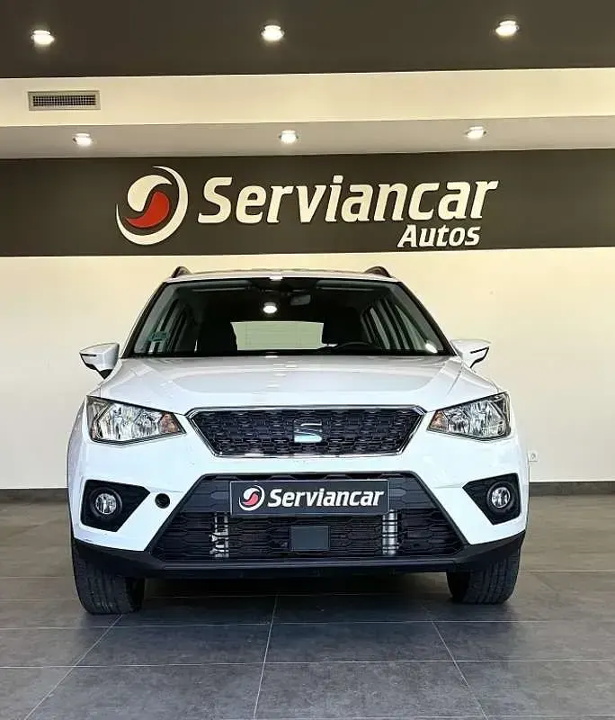 Usado Seat Arona Style 110 CV (80 kW) 2021 Blanco SUV