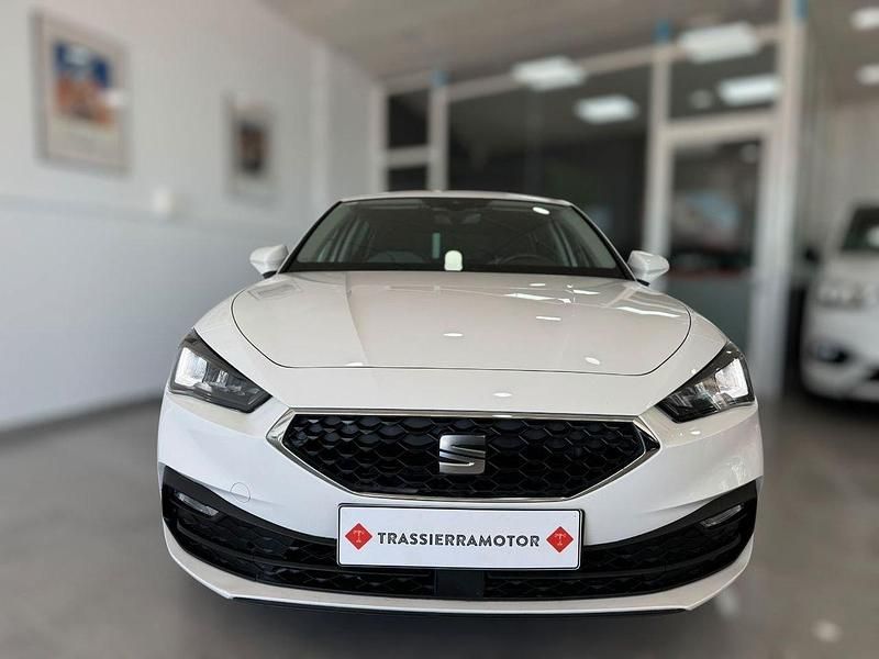 Usado Seat Leon Style 115 CV (84 kW) 2021 Blanco Berlina
