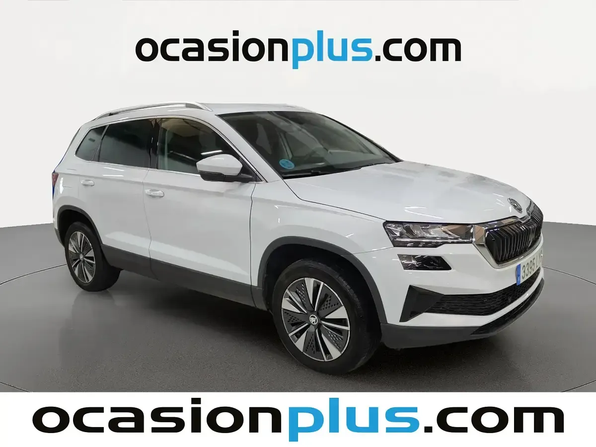 Usado Skoda Karoq Ambition 150 CV (110 kW) 2022 Blanco SUV