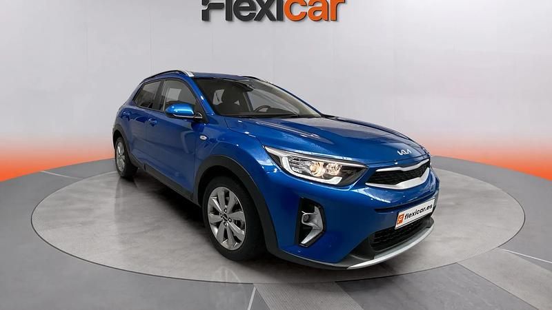 Usado Kia Stonic 101 CV (74 kW) 2022 Azul SUV