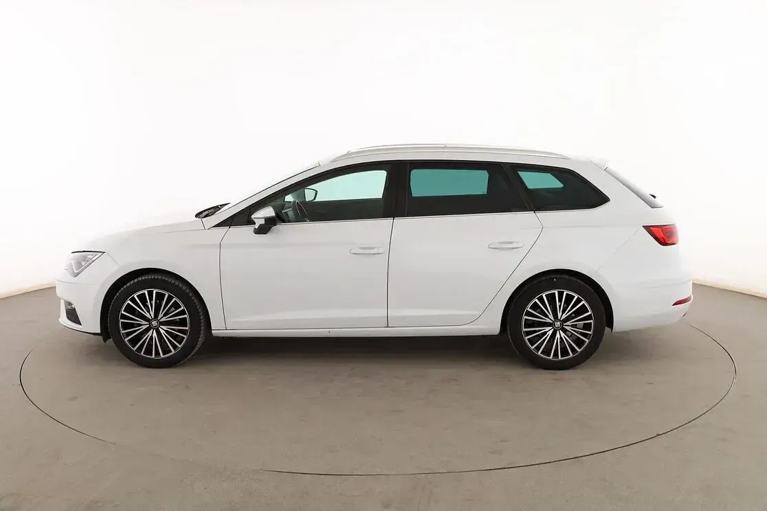 Usado Seat Leon XCELLENCE 150 CV (110 kW) 2018 Blanco Familiar