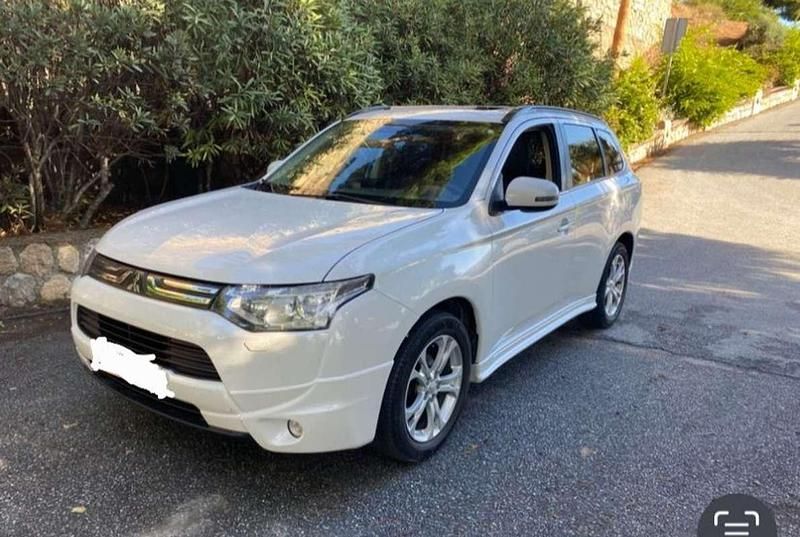 Blanco Usado 2013 Mitsubishi Outlander Motion SUV | 11.950 € (Un poco caro) - Imagen 1/4