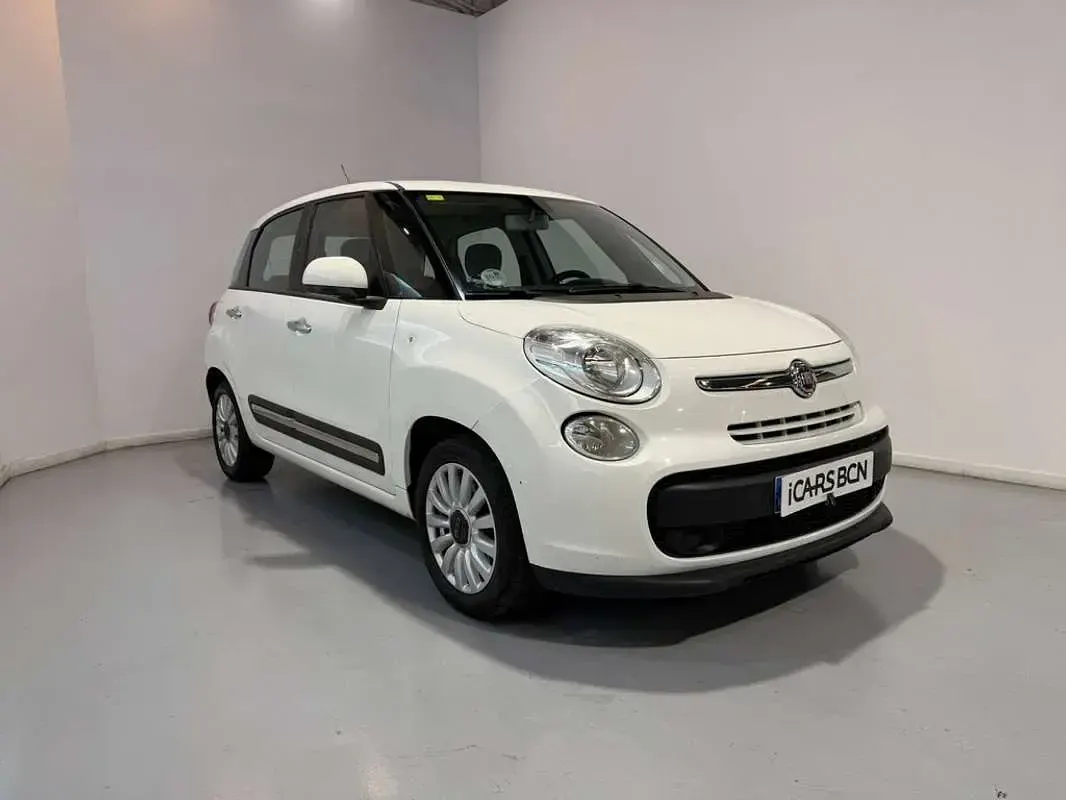 Usado Fiat 500L Trekking 85 CV (62 kW) 2013 Blanco Monovolumen
