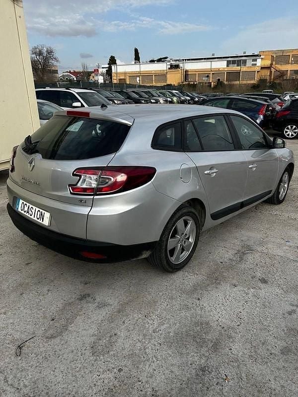 Usado Renault Mégane III Dynamique 130 CV (95 kW) 2012 Gris