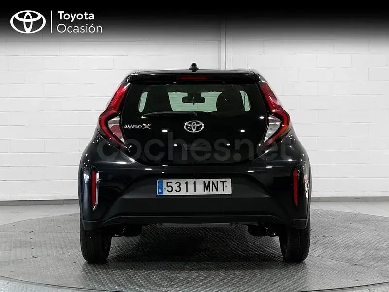 Usado Toyota Aygo X Play 72 CV (52 kW) 2024 Negro SUV