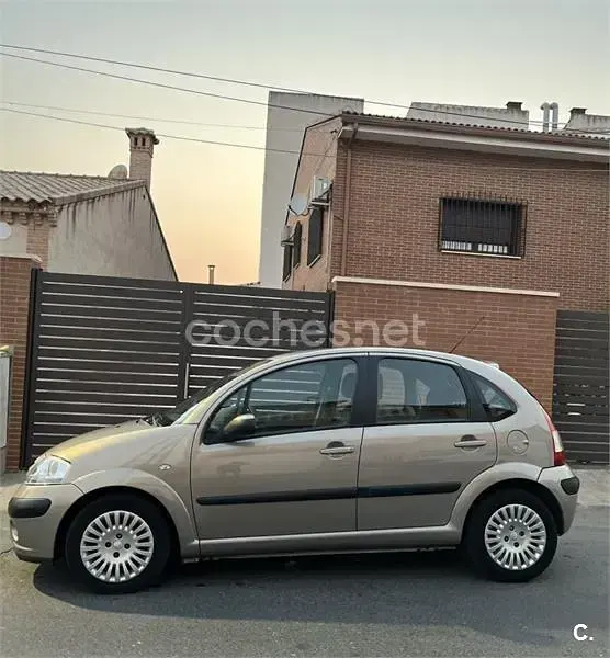 Usado Citroën C3 Exclusive 70 CV (51 kW) 2009 Beige Berlina