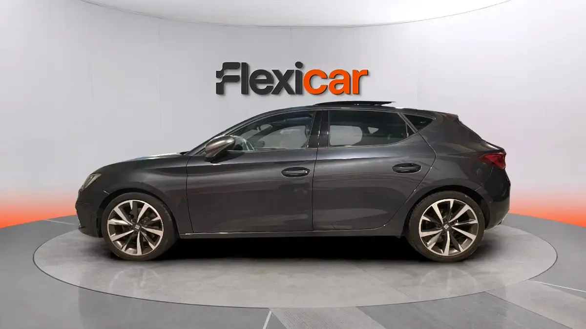 Usado Seat Leon FR 150 CV (110 kW) 2022 Azul Berlina