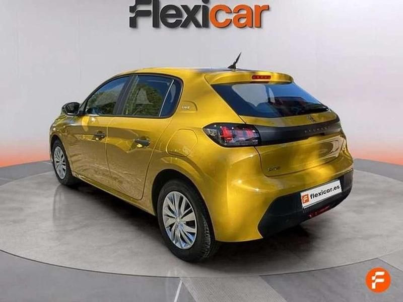 Usado Peugeot 208 75 CV (55 kW) 2022 Amarillo Utilitario