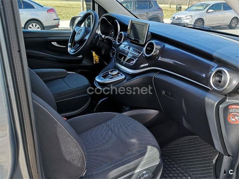 Usado Mercedes V220 Exclusive 163 CV (119 kW) 2018 Gris / plata Monovolumen