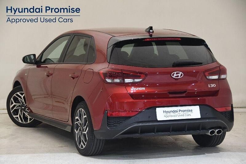 Usado Hyundai i30 N Line 100 CV (73 kW) 2025 Rojo Berlina