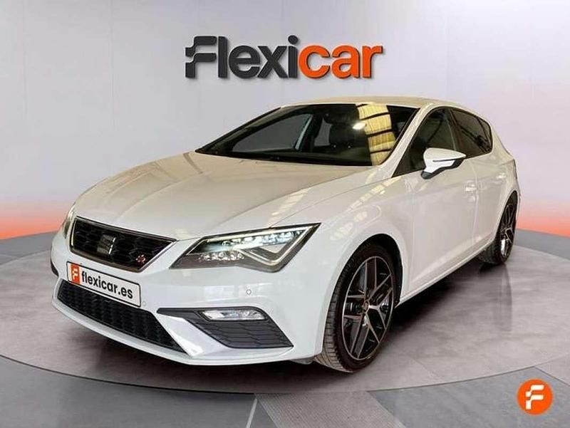 Usado Seat Leon ST FR 125 CV (91 kW) 2018 Blanco Familiar